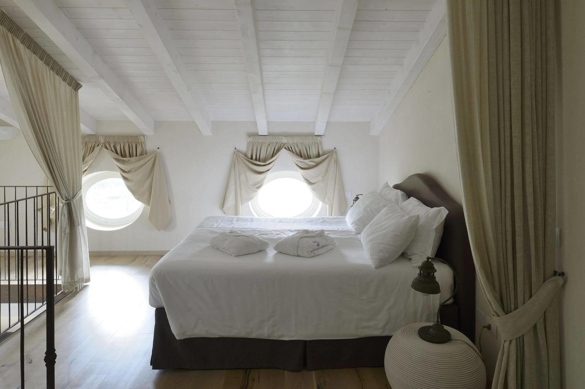 Relais Rossar Boutique Hotel Garda & Hills 코스테르마노 외부 사진